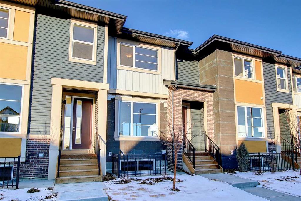 Picture of 310 Sundown Road , Cochrane Real Estate Listing