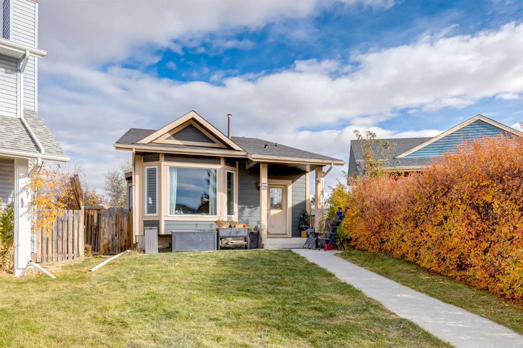 Picture of 22 Martingrove Mews NE, Calgary Real Estate Listing