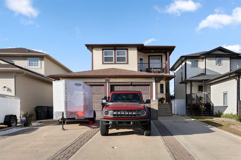 Picture of 438 Vista Drive SE, Medicine Hat Real Estate Listing