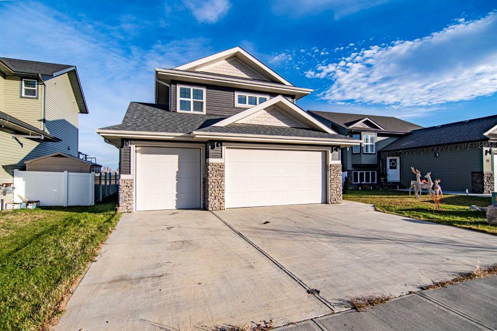 Picture of 54 Metcalf Way  , Lacombe Real Estate Listing