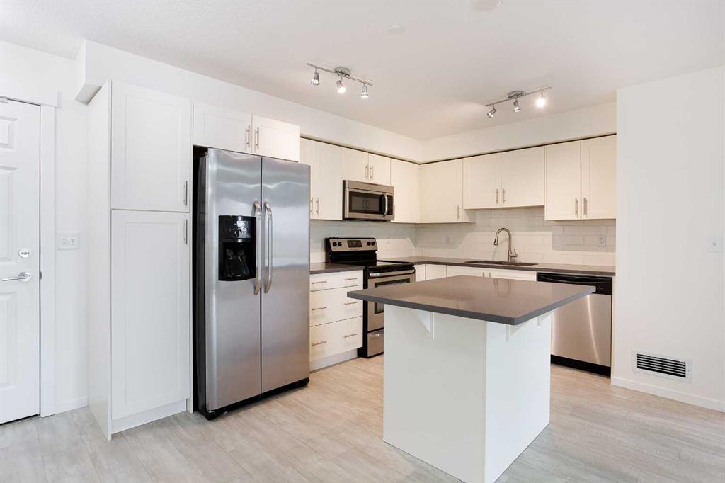 Picture of 4313, 99 Copperstone Park SE, Calgary Real Estate Listing