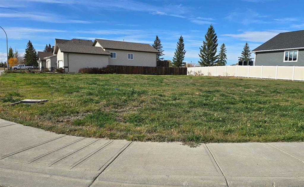 Picture of 4802 7 Street , Coalhurst Real Estate Listing