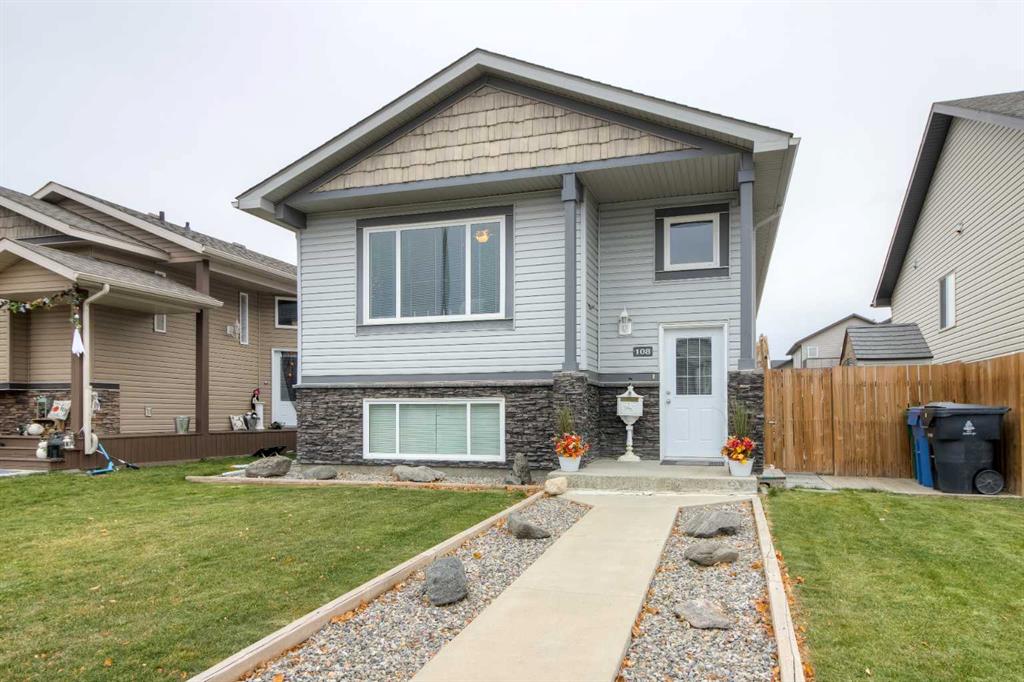 Picture of 108 Mt Sundance Crescent W, Lethbridge Real Estate Listing