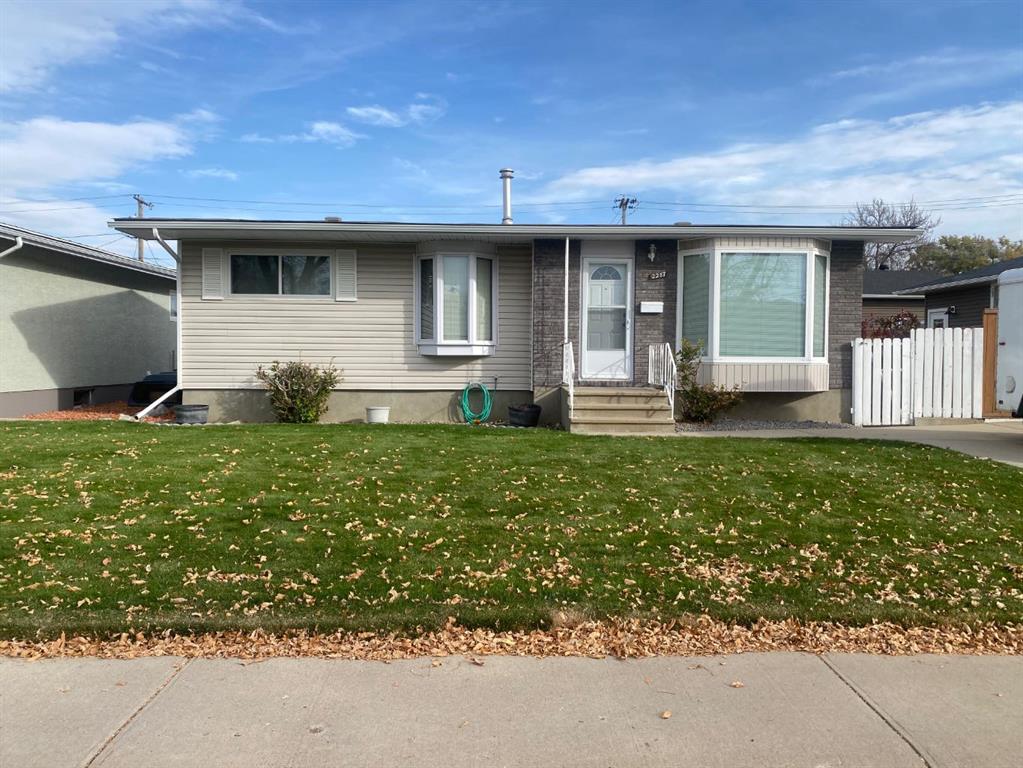 Picture of 2287 20 Avenue SE, Medicine Hat Real Estate Listing