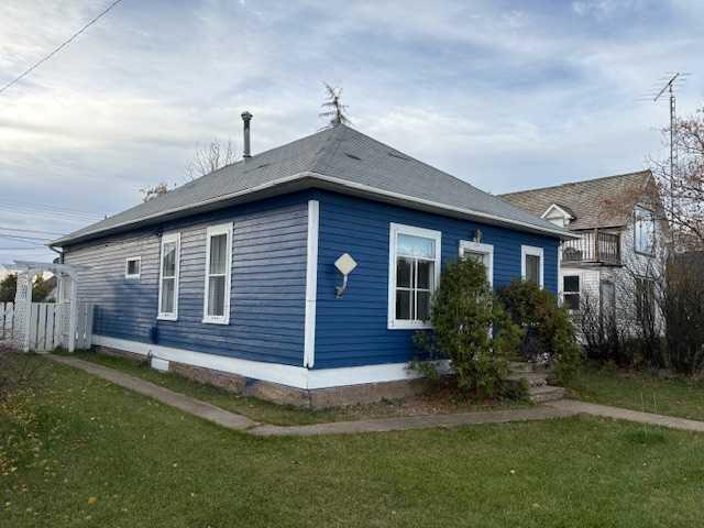 Picture of 4919 49 Street , Hardisty Real Estate Listing