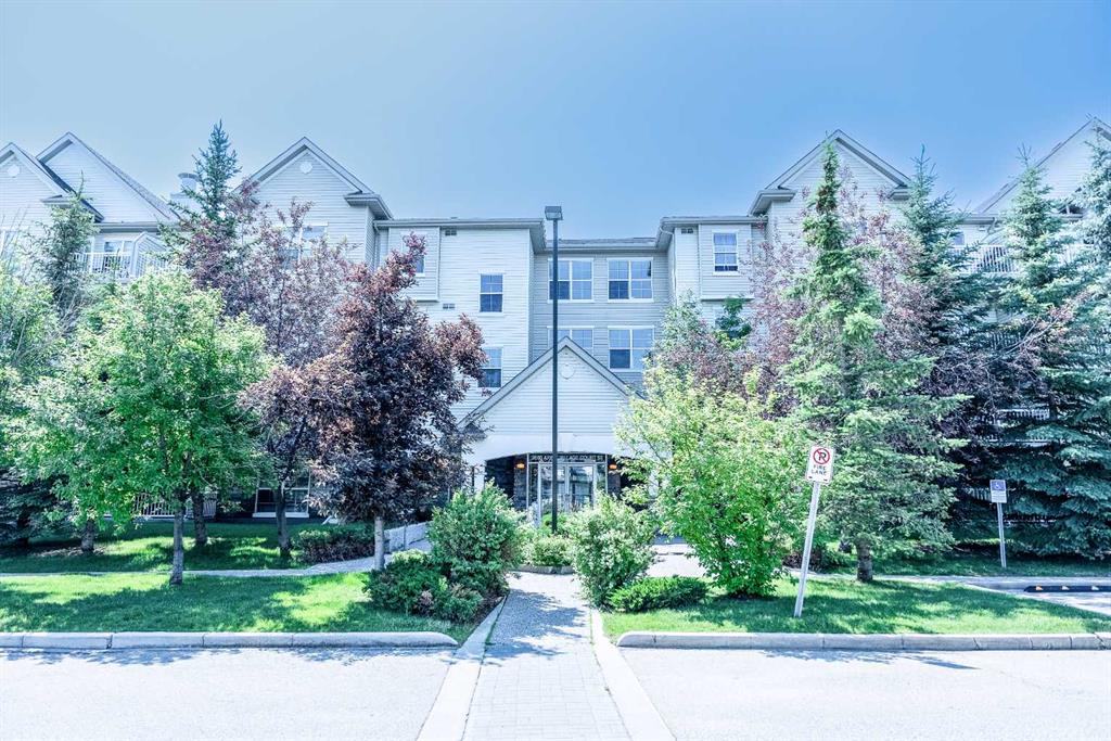 Picture of 111, 2000 Applevillage Court SE, Calgary Real Estate Listing