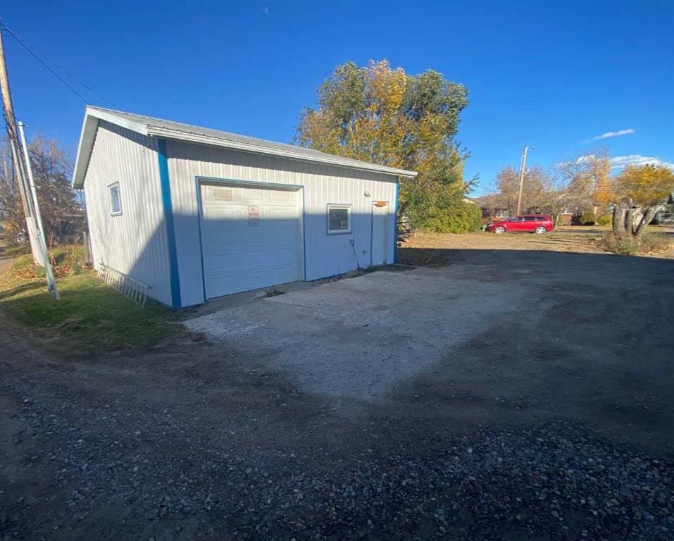 Picture of 1112 15 Street  , Wainwright Real Estate Listing