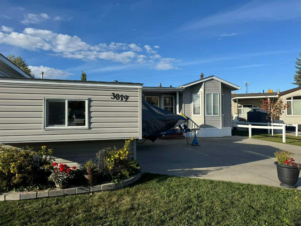 Picture of 3019, 35468 Range Road 30  , Rural Red Deer County Real Estate Listing