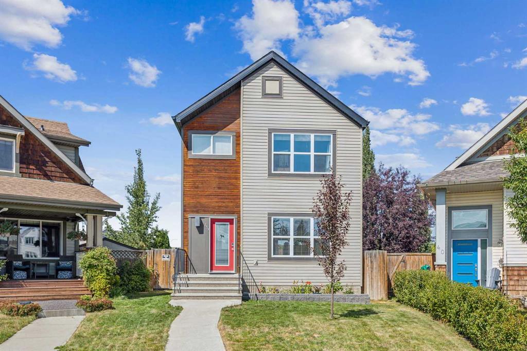 Picture of 44 Copperstone Court SE, Calgary Real Estate Listing