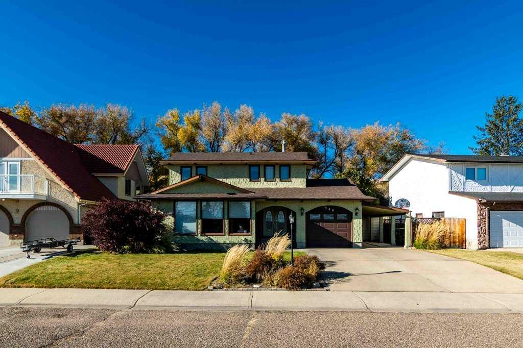 Picture of 560 4 Street  NE, Medicine Hat Real Estate Listing