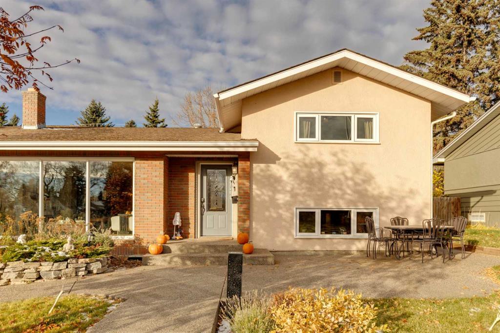 Picture of 219 Wildwood Drive SW, Calgary Real Estate Listing