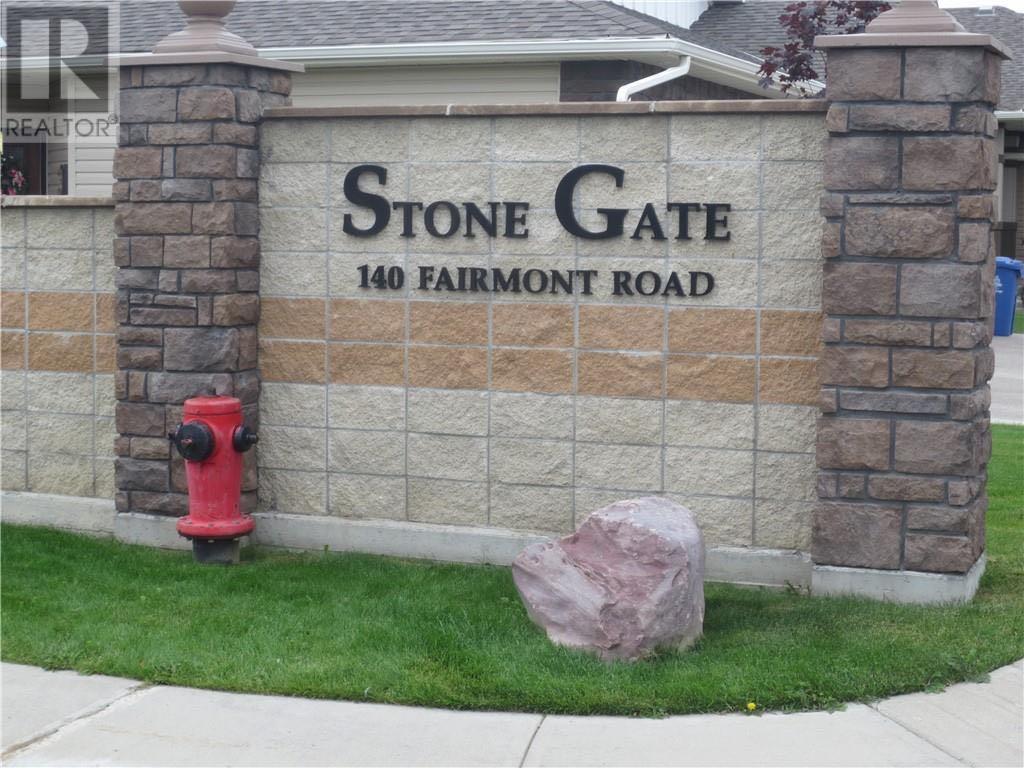 Picture of 8, 140 Fairmont Road S, Lethbridge Real Estate Listing