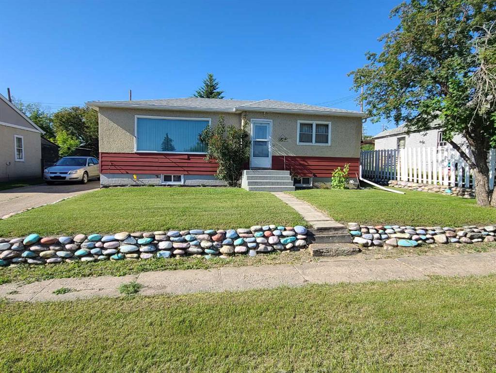 Picture of 9814 95 Avenue , Peace River Real Estate Listing