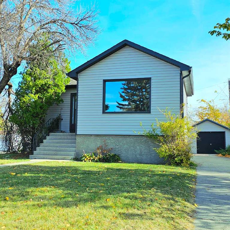 Picture of 611 17 Street S, Lethbridge Real Estate Listing