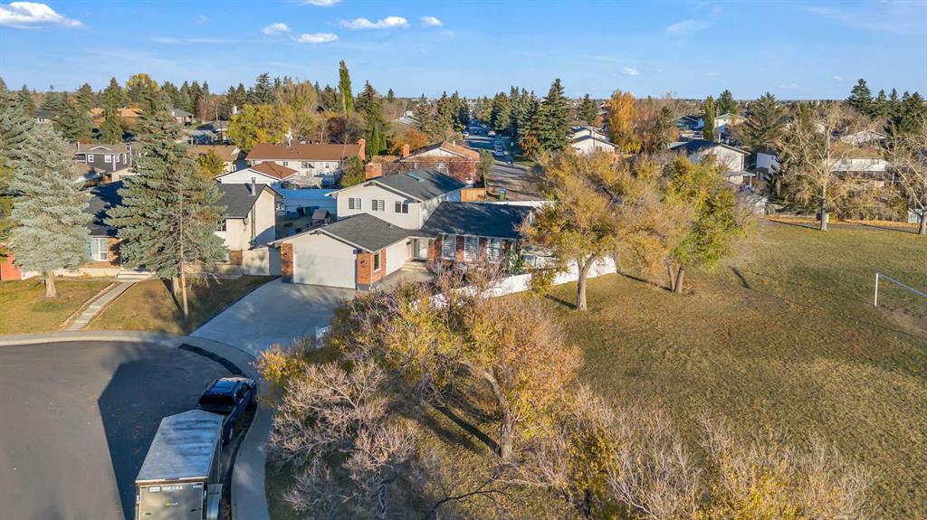 Picture of 304 Pinemill Way NE, Calgary Real Estate Listing