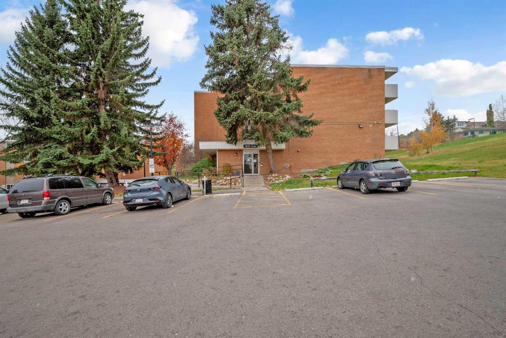 Picture of 451, 1620 8 Avenue NW, Calgary Real Estate Listing