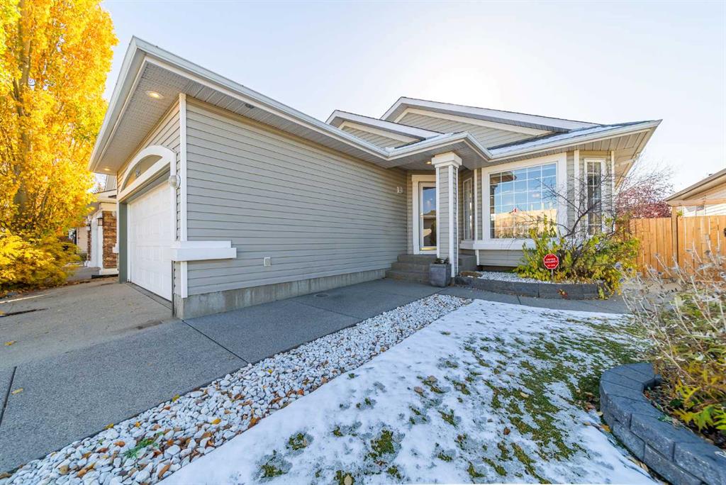 Picture of 2922 Douglasdale Boulevard SE, Calgary Real Estate Listing