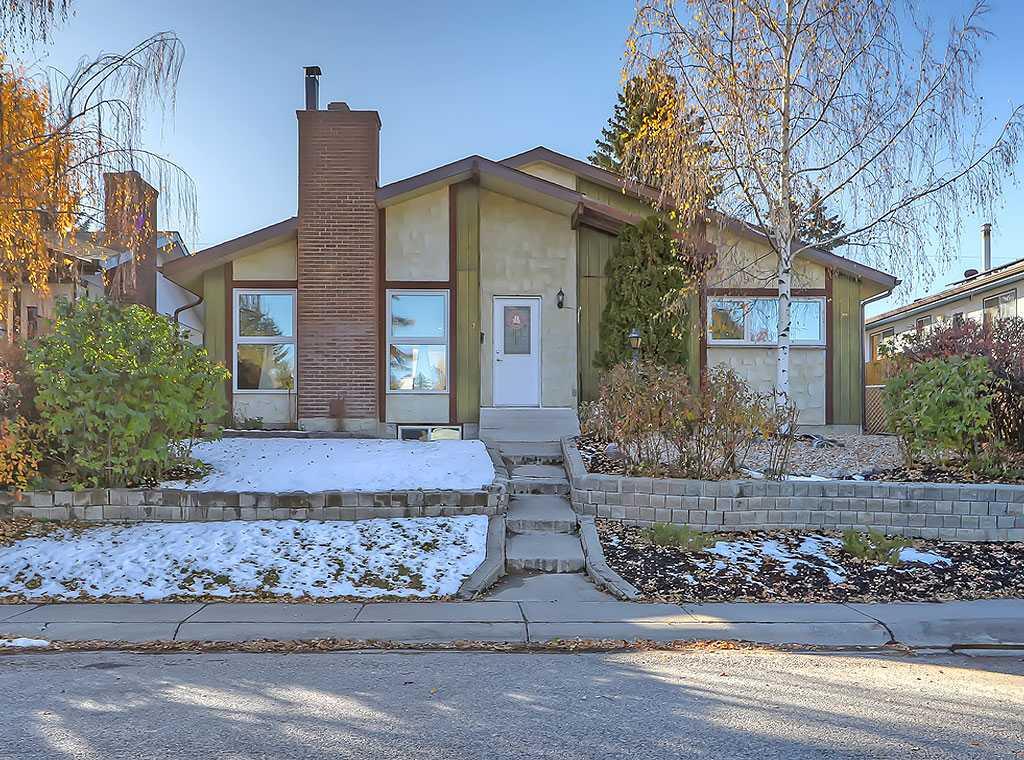 Picture of 427 Cedarpark Drive SW, Calgary Real Estate Listing