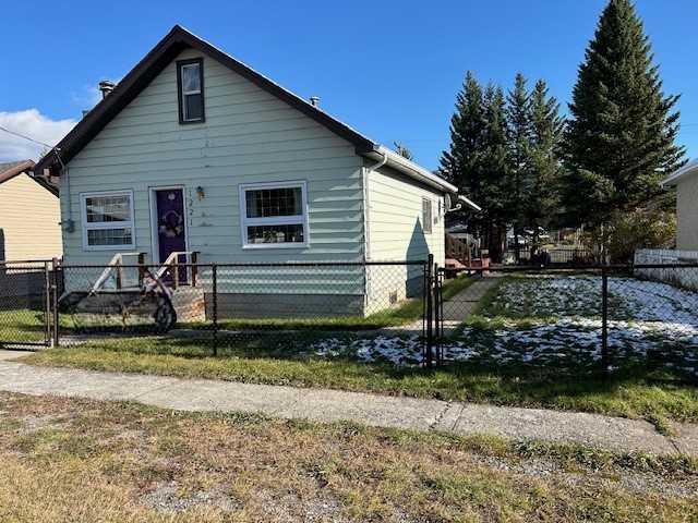 Picture of 1221 84 Street , Coleman Real Estate Listing