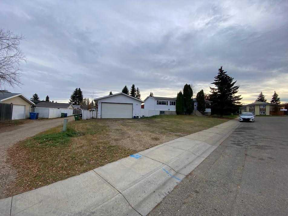 Picture of 27 Newlands Avenue , Red Deer Real Estate Listing