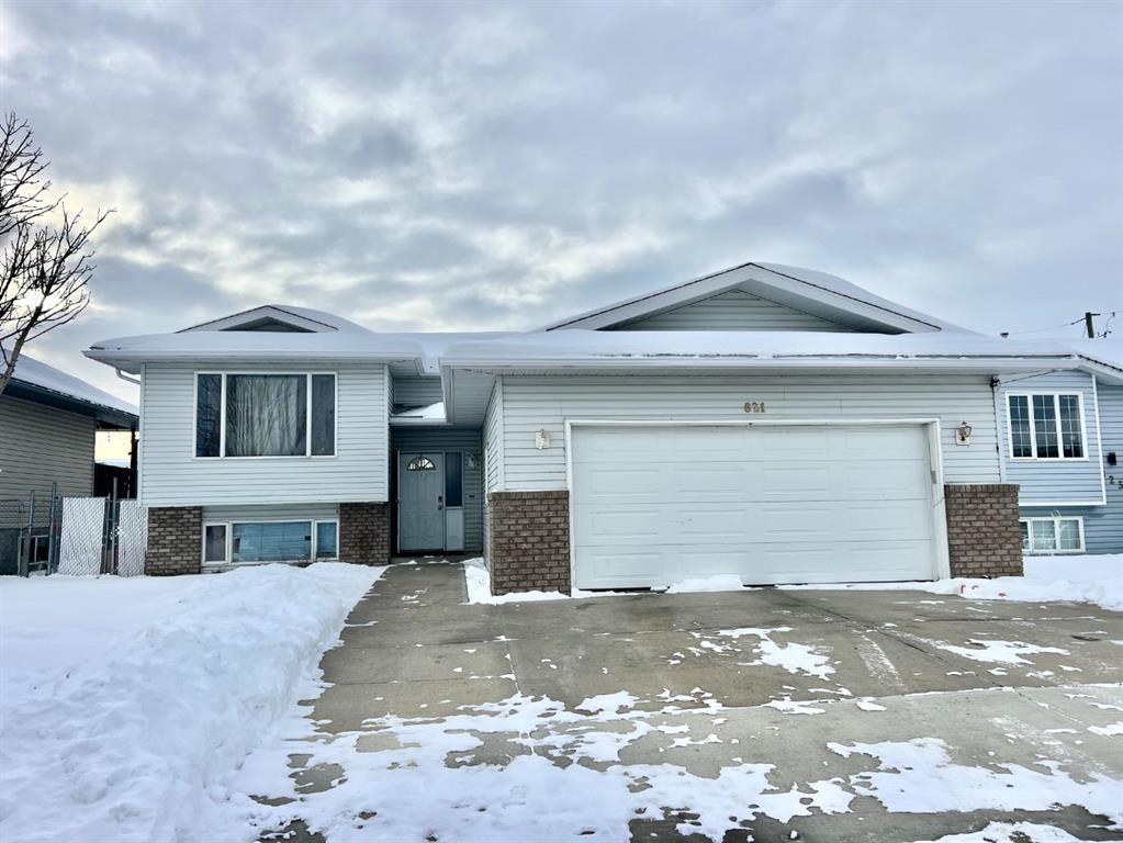 Picture of 821 Bankview Drive , Drumheller Real Estate Listing