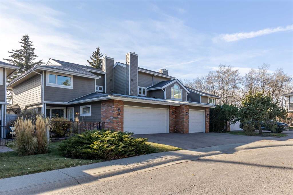 Picture of 84 Woodmeadow Close SW, Calgary Real Estate Listing