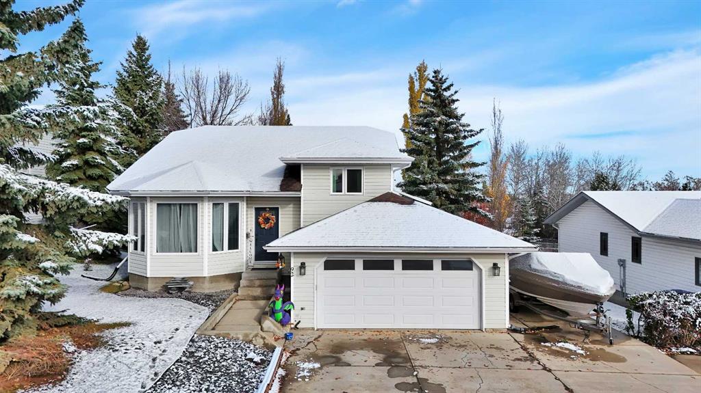 Picture of 92 Perry Drive , Sylvan Lake Real Estate Listing