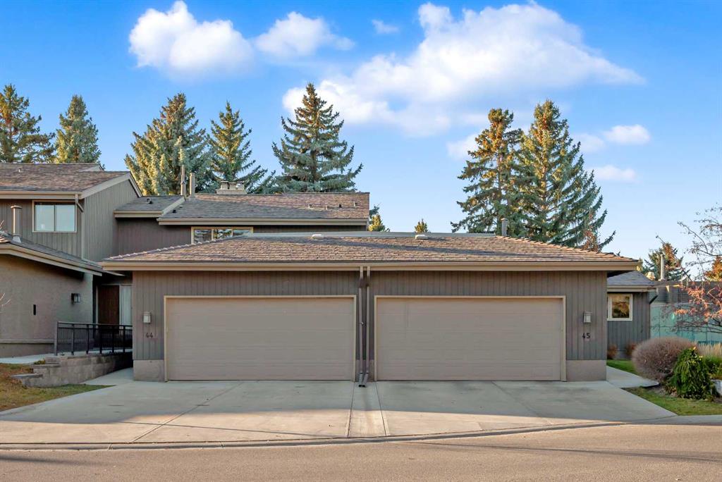 Picture of 44, 1901 Varsity Estates Drive NW, Calgary Real Estate Listing