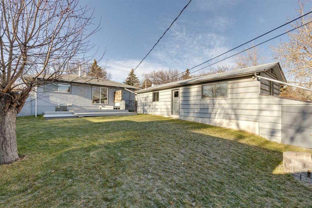 Picture of 328 Trafford Drive NW, Calgary Real Estate Listing