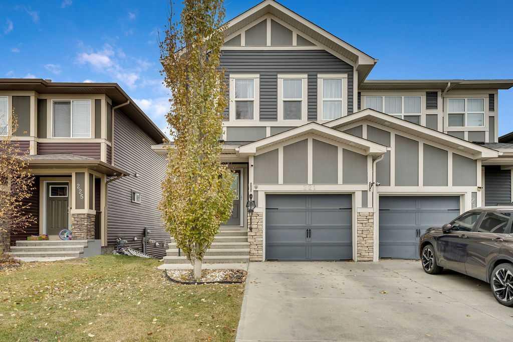 Picture of 221 Hillcrest Road , Airdrie Real Estate Listing