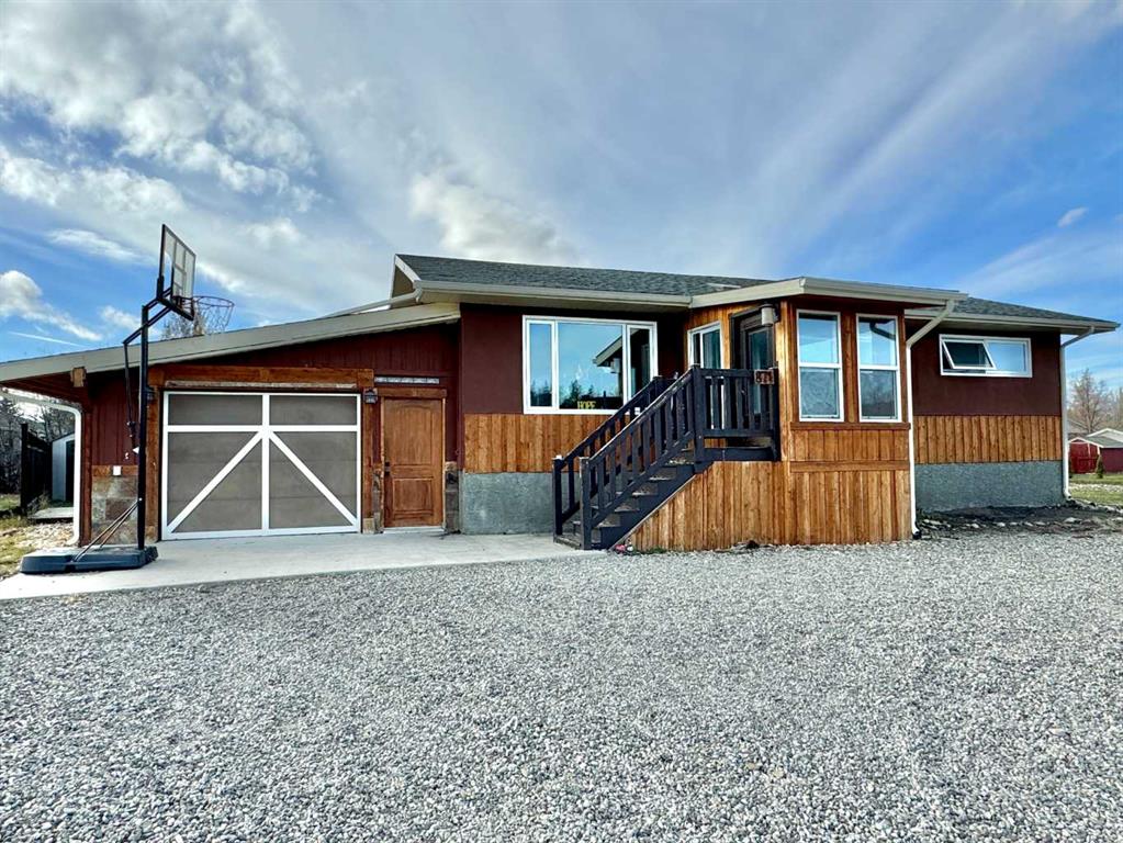 Picture of 871 2A Street W, Cardston Real Estate Listing