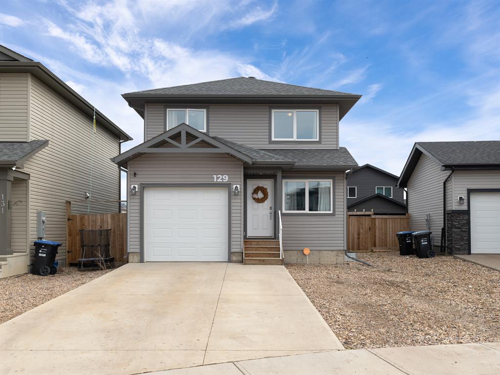 Picture of 129 Airmont Court , Fort McMurray Real Estate Listing