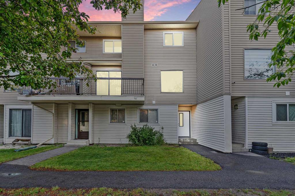 Picture of 13, 2519 38 Street NE, Calgary Real Estate Listing