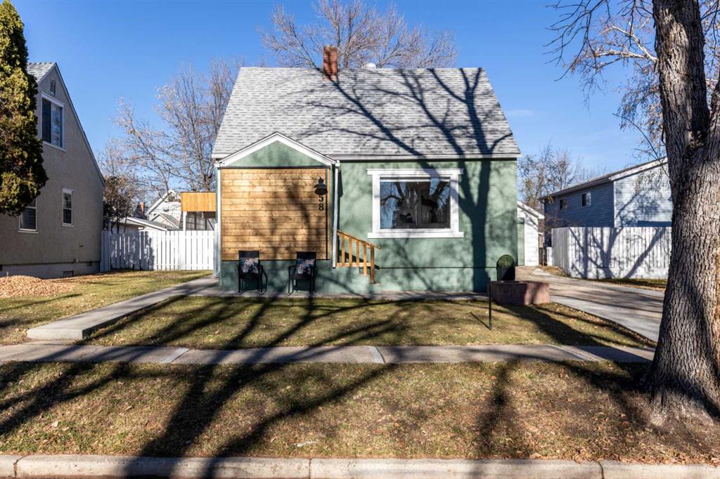 Picture of 58 10 Street SE, Medicine Hat Real Estate Listing