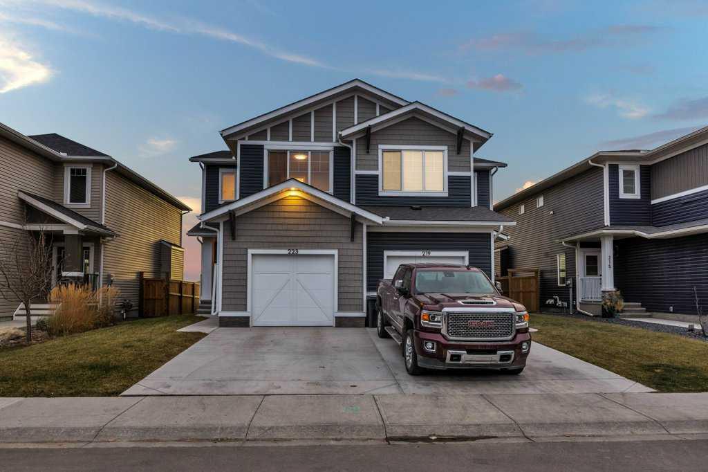 Picture of 223 Willow Place , Cochrane Real Estate Listing