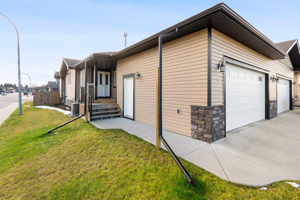 Picture of 2 Violet Close , Olds Real Estate Listing