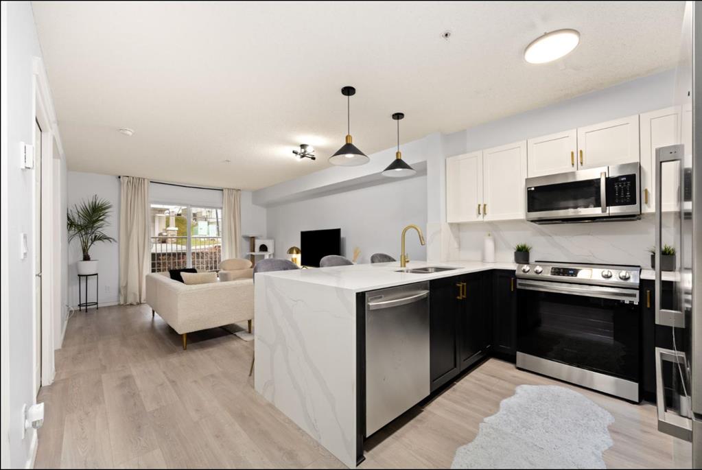 Picture of 8114, 70 Panamount Drive NW, Calgary Real Estate Listing