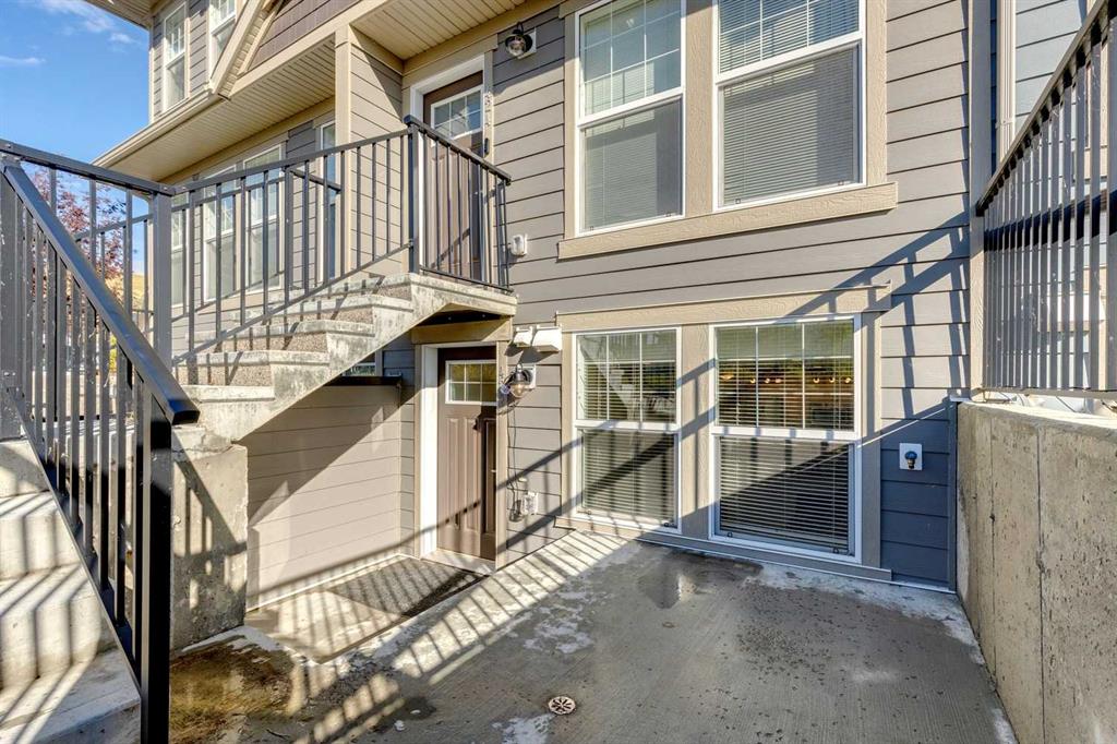 Picture of 422 Cranbrook Square SE, Calgary Real Estate Listing