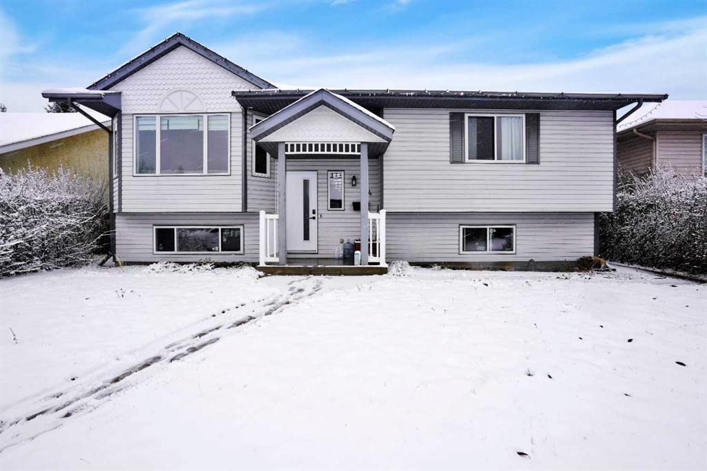 Picture of 14 Hallgren Drive , Sylvan Lake Real Estate Listing