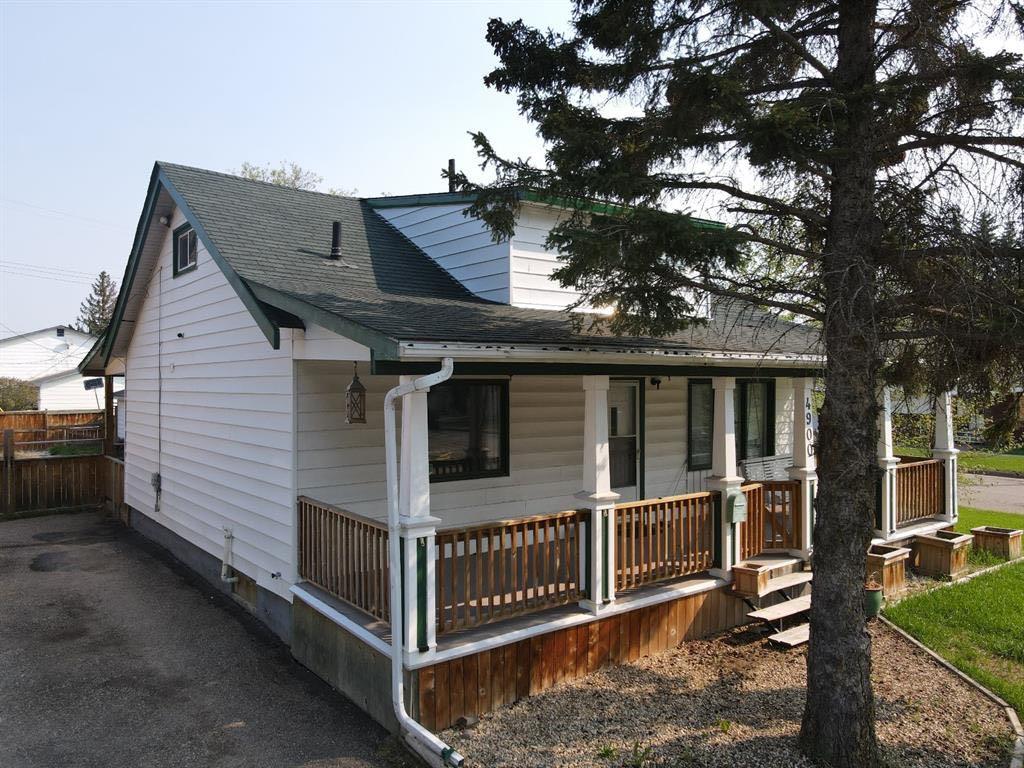 Picture of 4900 57th Avenue  , High Prairie Real Estate Listing