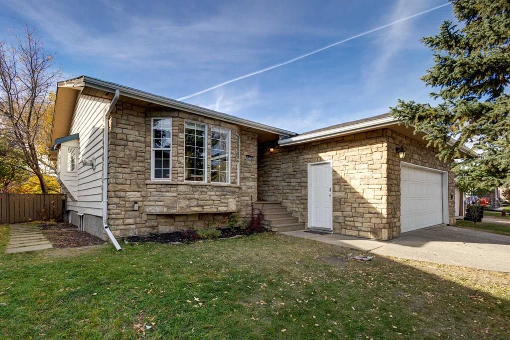 Picture of 107 Carr Crescent , Okotoks Real Estate Listing