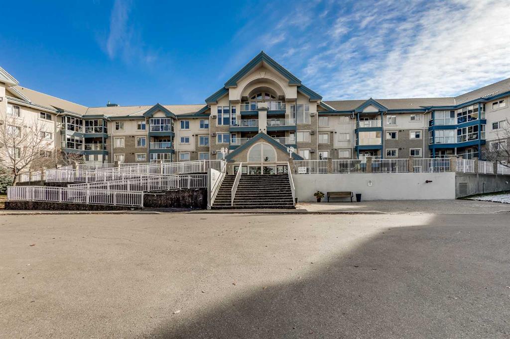 Picture of 231, 7229 Sierra Morena Boulevard SW, Calgary Real Estate Listing