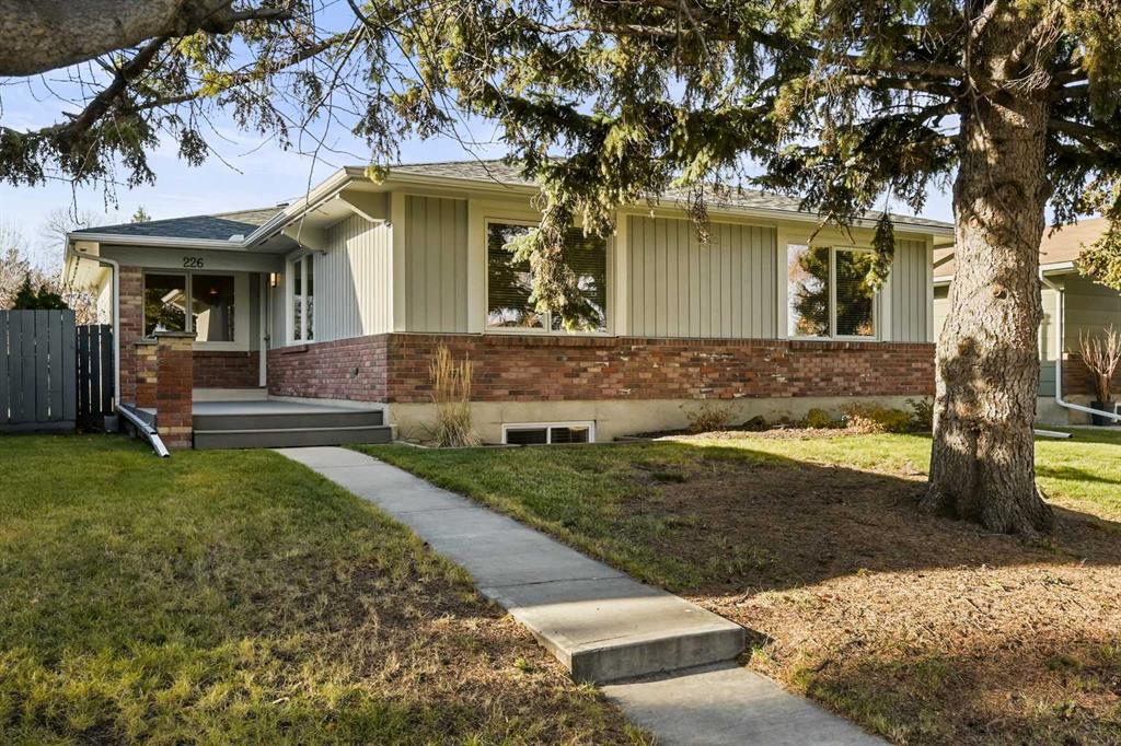 Picture of 226 Midridge Crescent SE, Calgary Real Estate Listing