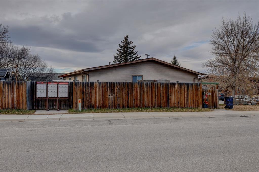 Picture of 15 Glenpatrick Crescent , Cochrane Real Estate Listing