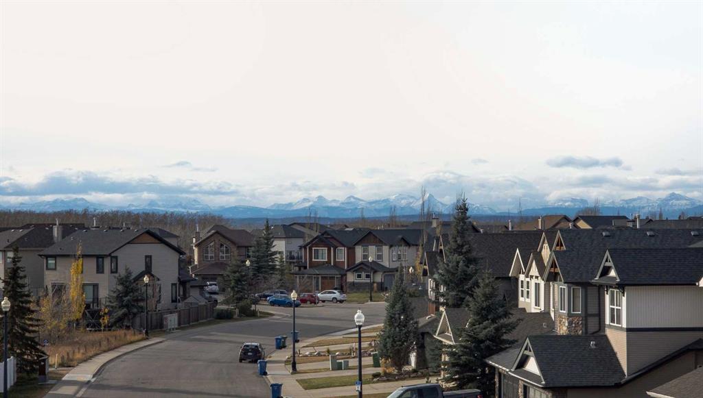 Picture of 532, 26 Val Gardena View SW, Calgary Real Estate Listing