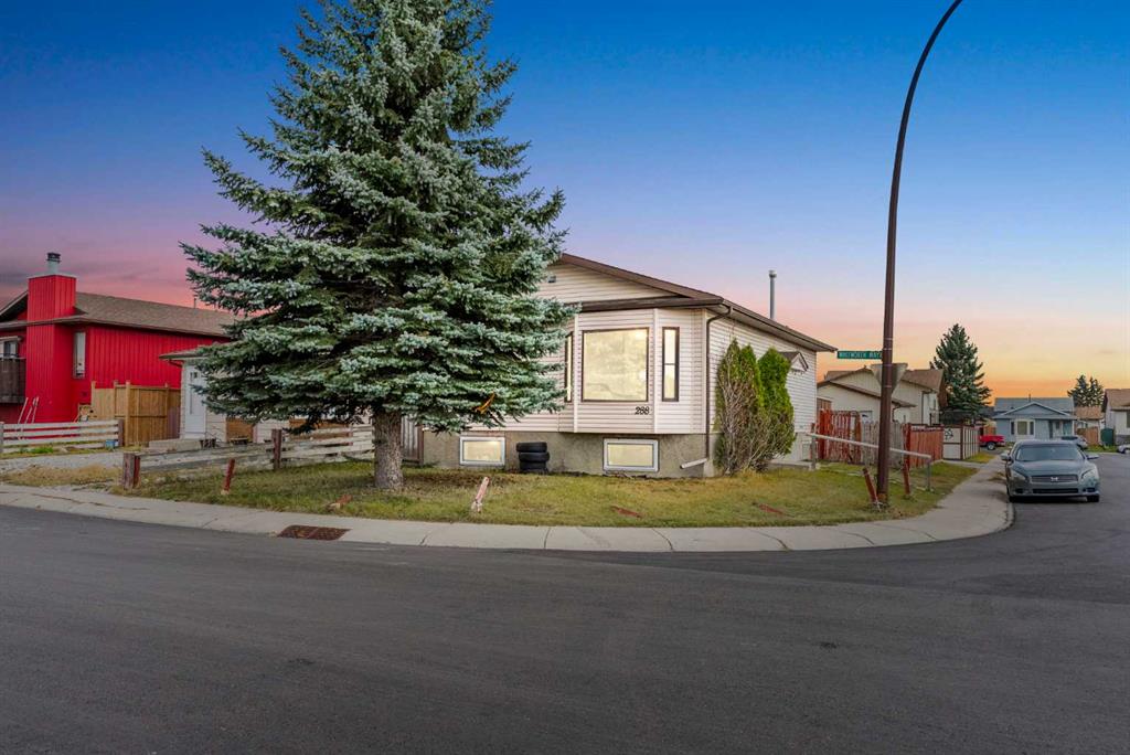 Picture of 288 Whitworth Way NE, Calgary Real Estate Listing