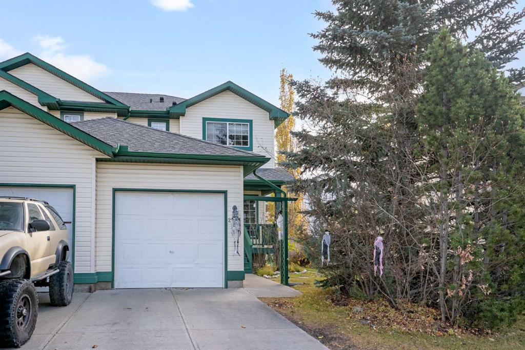 Picture of 228 Quigley Close , Cochrane Real Estate Listing