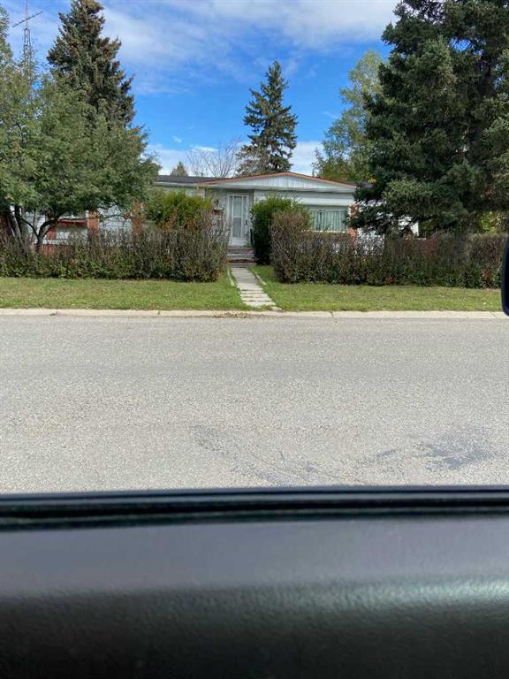 Picture of 209 4 Street NW, Sundre Real Estate Listing