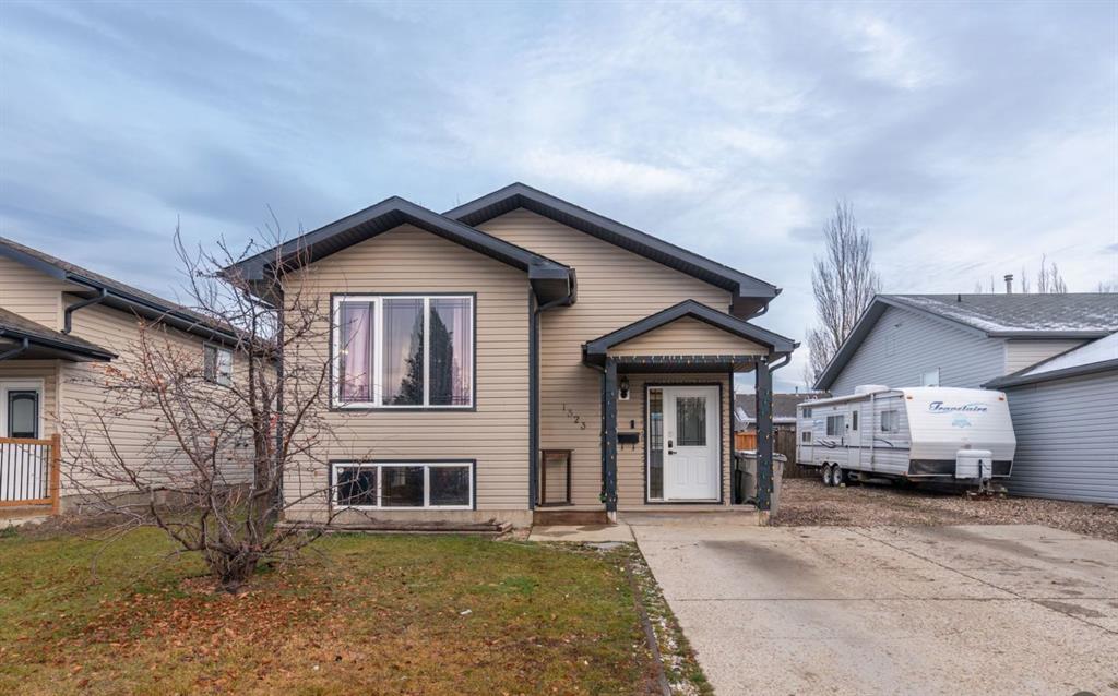 Picture of 1523 49 Avenue , Lloydminster Real Estate Listing