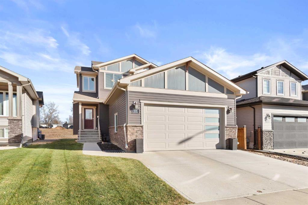 Picture of 616 Vista Drive SE, Medicine Hat Real Estate Listing